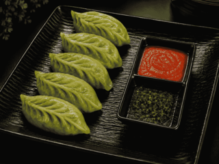 Gondhoraj Lemon Chicken Momos